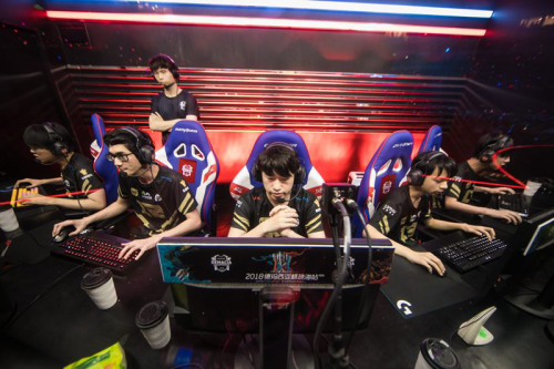 选手们凭借 选手们凭借